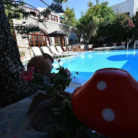 Philoxenia Hotel & Studios 佩里萨 外观 照片